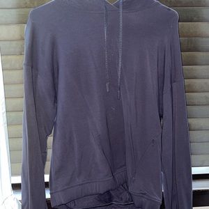 lululemon sweatshirt